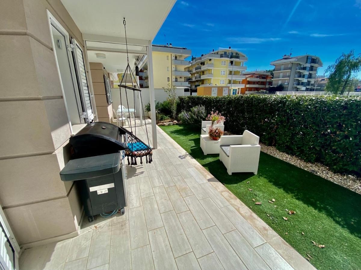 Appartamento Al Mare Con Giardino, Spiaggia E Piscina Alba Adriatica Esterno foto
